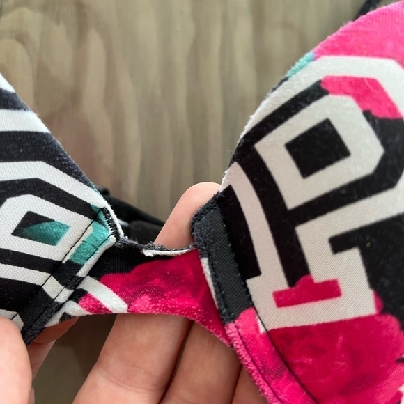 Pink Victoria’s Secret Wear Everywhere Push Up Bra size: 32C - Picture 12 of 12